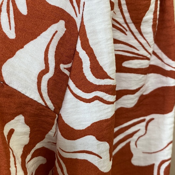 a new day | Fall Top | Brown & White | Medium - Picture 2 of 10